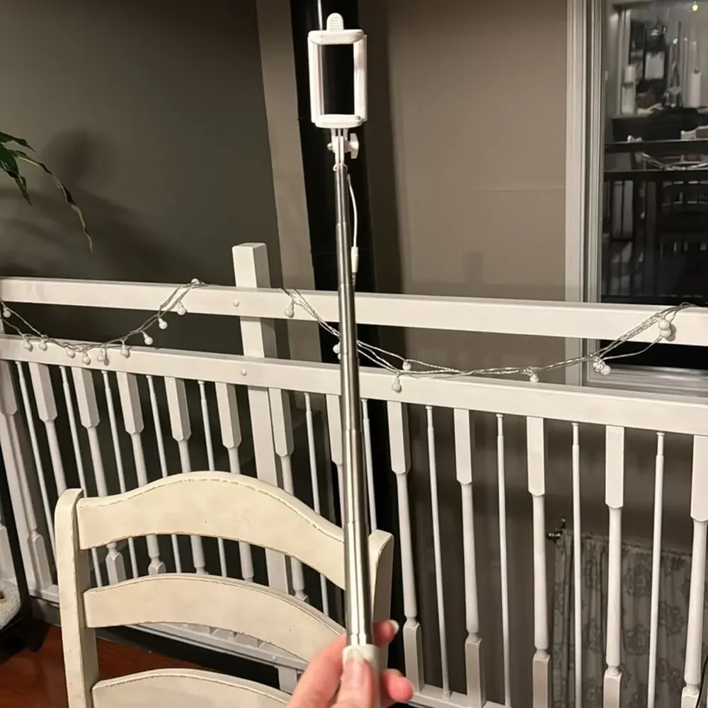Wired‎ selfie stick